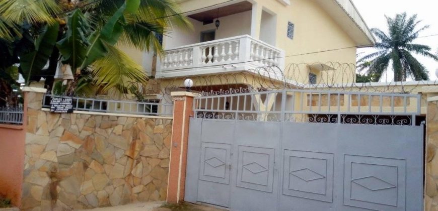 À Bastos, Un Somptueux Duplex Très Haut Standing à louer