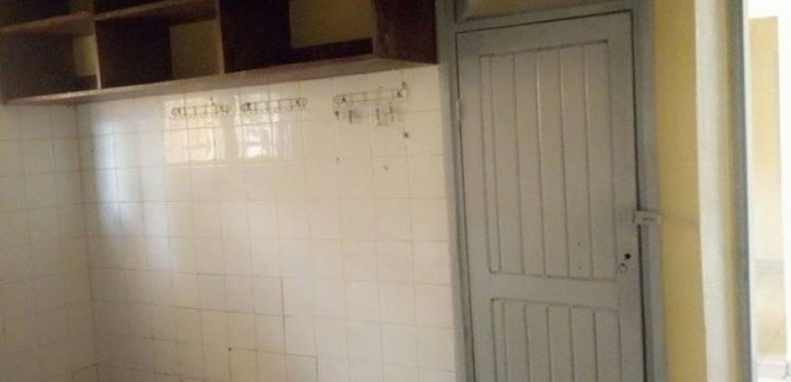 À Bastos, Un Somptueux Duplex Très Haut Standing à louer