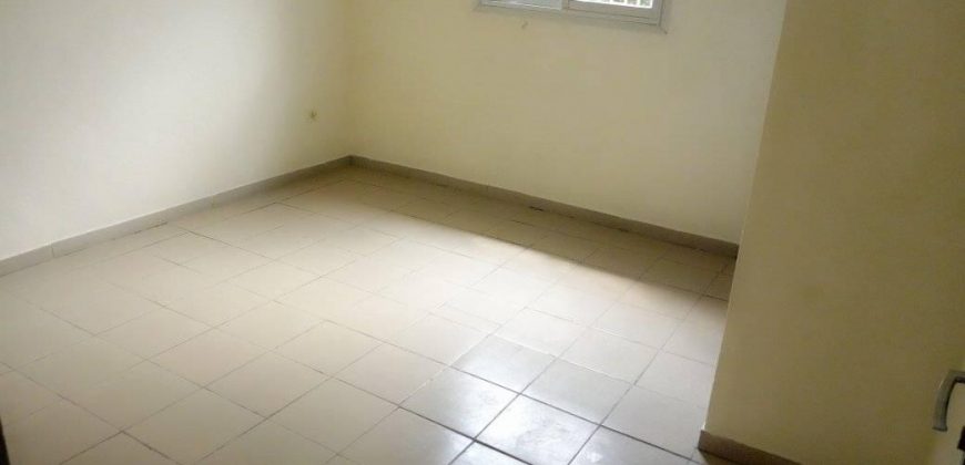À Bastos, Un Somptueux Duplex Très Haut Standing à louer