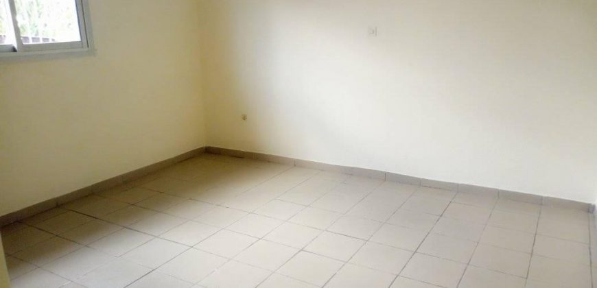 À Bastos, Un Somptueux Duplex Très Haut Standing à louer