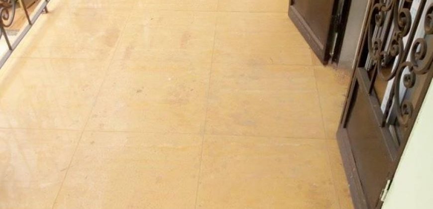 Au quartier Fouda Un Triplex à louer