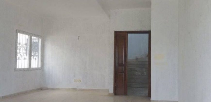 Au quartier Fouda Un Triplex à louer