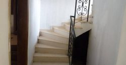 Au quartier Fouda Un Triplex à louer