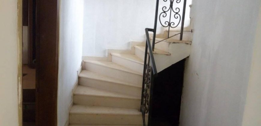 Au quartier Fouda Un Triplex à louer