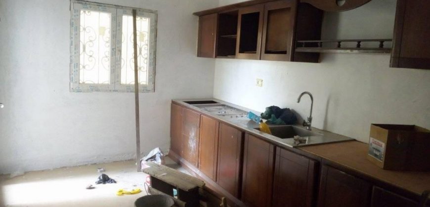 Au quartier Fouda Un Triplex à louer