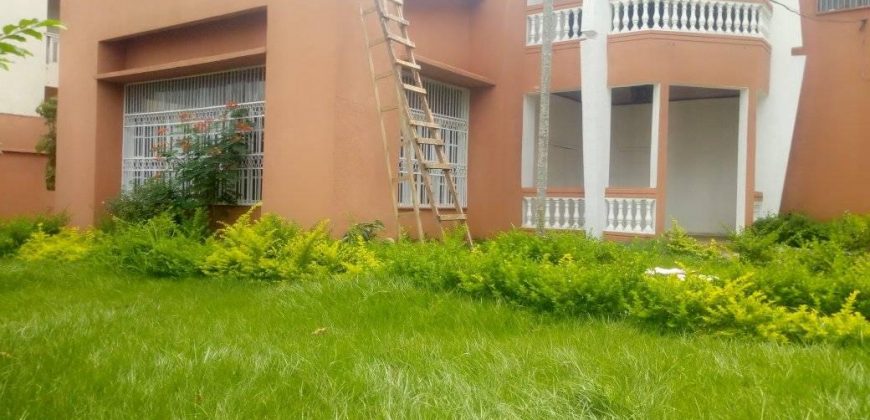 A Tradex Bastos Un Somptueux Duplex à louer