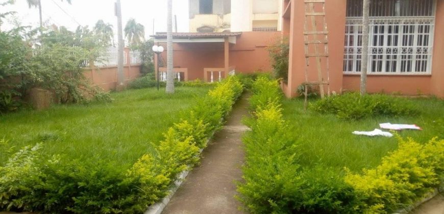 A Tradex Bastos Un Somptueux Duplex à louer