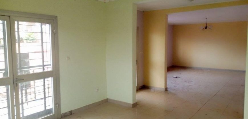 A Odza-Messamedongo Un Somptueux Duplex nouvellement construit et Très Haut Standing de LoueR