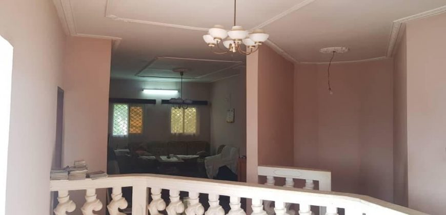 Un Somptueux Triplex À Vendre au Complexe Beac Mvan