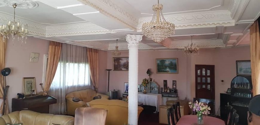 Un Somptueux Triplex À Vendre au Complexe Beac Mvan
