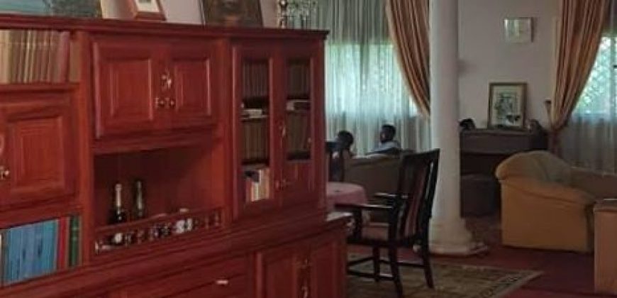 Un Somptueux Triplex À Vendre au Complexe Beac Mvan