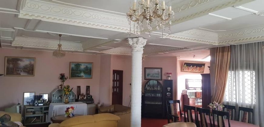 Un Somptueux Triplex À Vendre au Complexe Beac Mvan