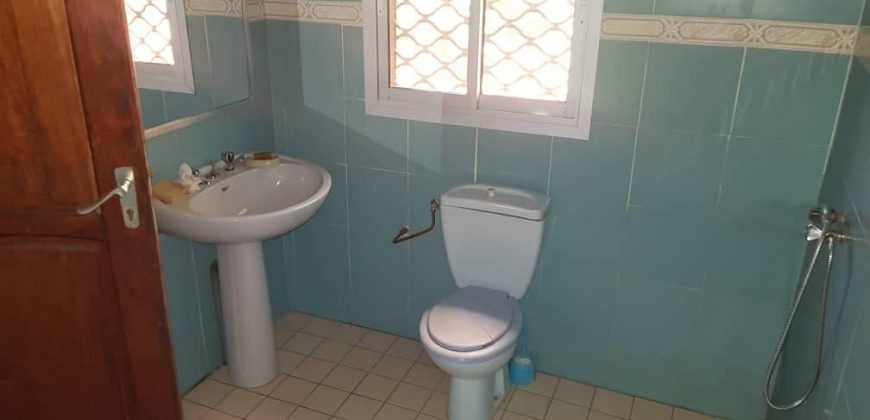Un Somptueux Triplex À Vendre au Complexe Beac Mvan
