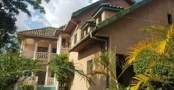 Un Somptueux Triplex À Vendre au Complexe Beac Mvan