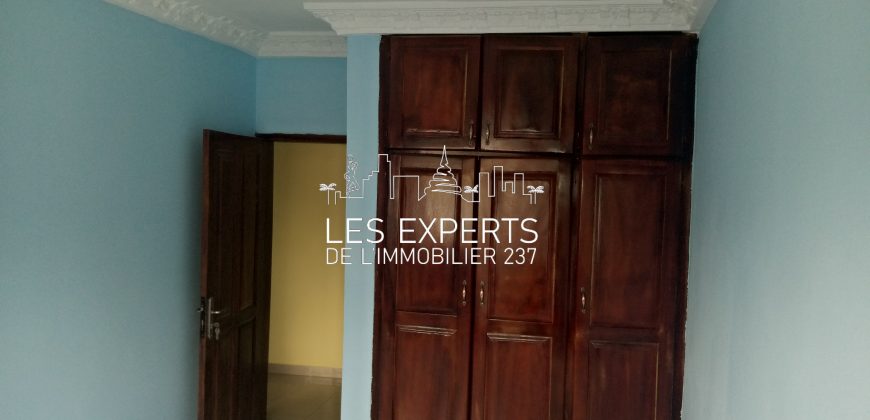 A Eig-Essono Appartement H-S à louer