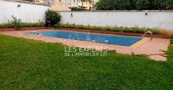 À Bastos Un Somptueux Duplex avec Piscine à louer