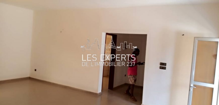 Duplex À vendre à Odza Cité de la paix