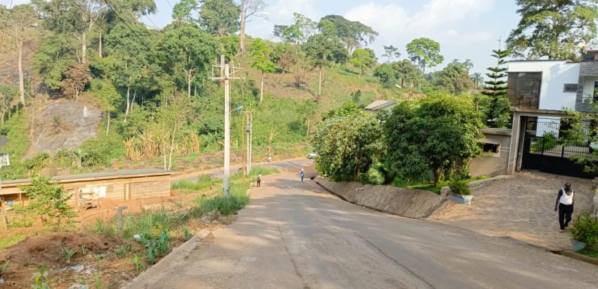 Magnifique Terrain d’Angle à Vendre au Golf Parcours Vita Yaoundé